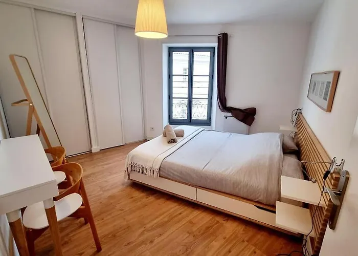 Elegant P4 Du Centre Historique Apartment *