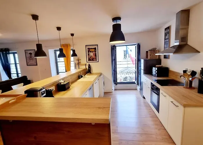 Elegant P4 Du Centre Historique